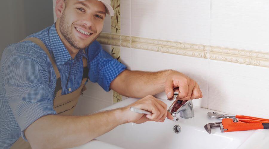 Expert burst pipe repair services in Clinton, IN